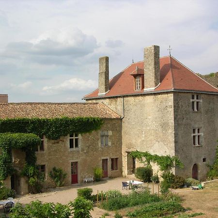 Le Vieux Chateau Airvault Eksteriør bilde